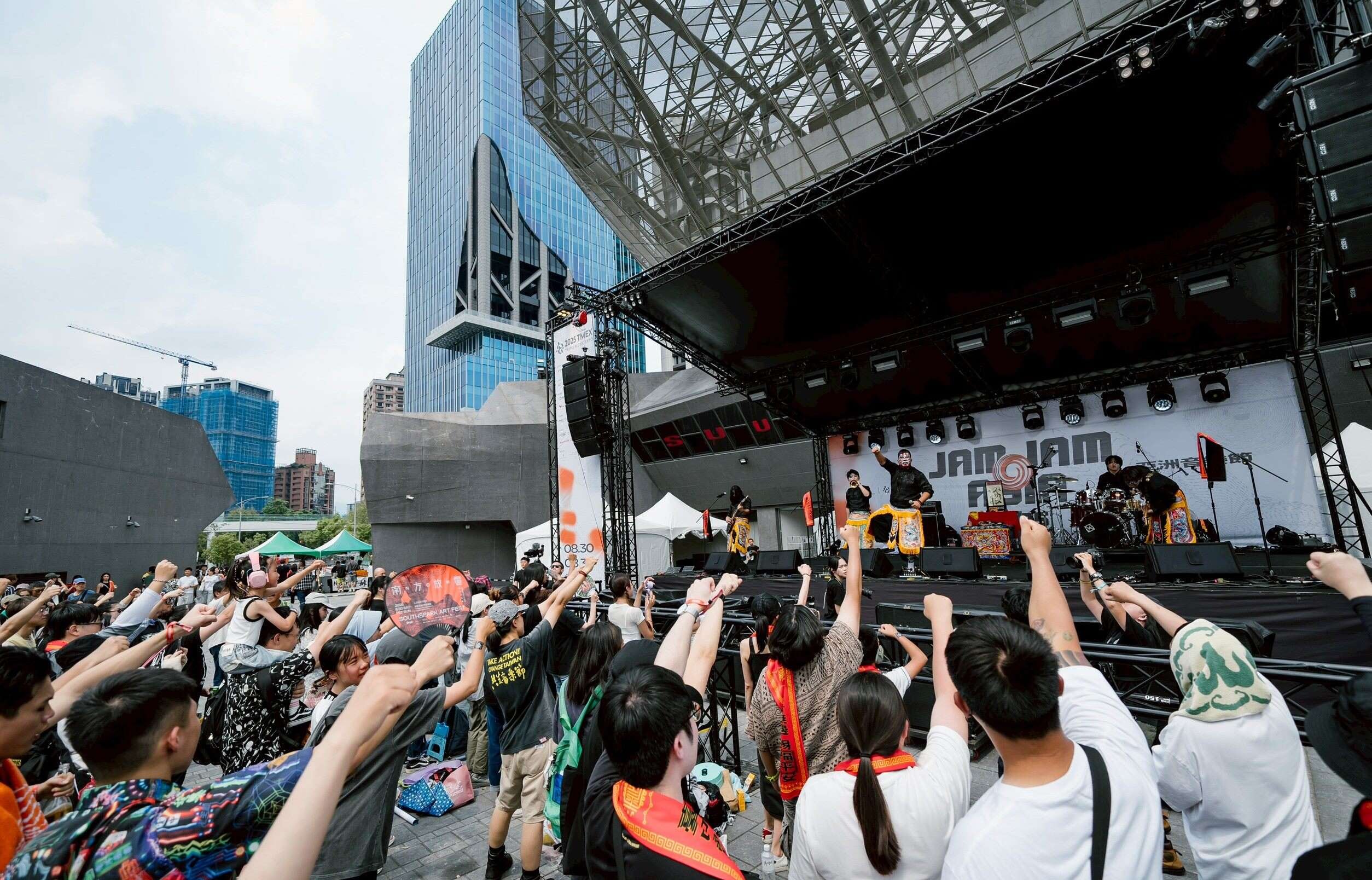 今夏最Chill「潮」活動2025潮臺北TMEX 、JJA圓滿落幕！ 締造500+國際媒合、70場跨國演出、北流大道封街演出 週末兩日總計8萬5千人次湧入 成功引領亞洲音樂風潮